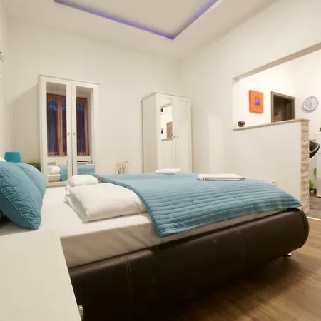 Standard By Hi5 -baross Square Apartment *